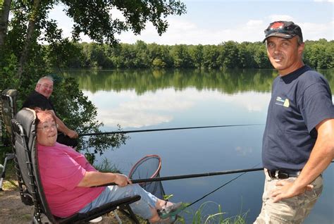 Les Activités et Services des Lacs de Laives : Pêche, Baignade et Plus